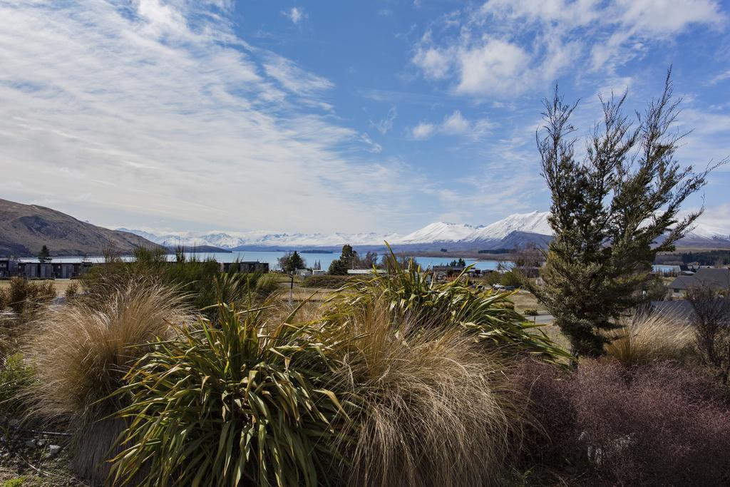 The Black House With Stunning Outdoor Bath Lake Tekapo Exterior photo
